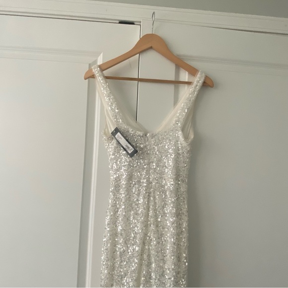 Betsy Adam V-Neck Cutout-Detail Sequinned IvorySilver 4 - Picture 8 of 16